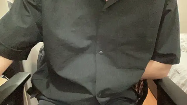 Snapshot of 16hornydog chatting on 11.21.25 16hornydog online show from 11.21.25