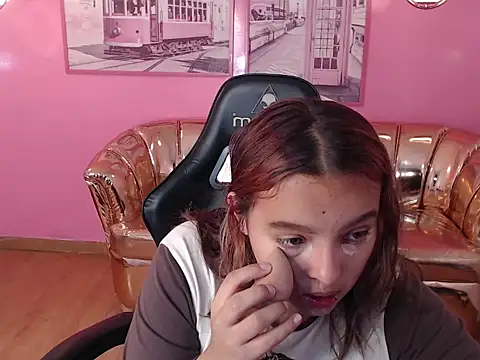 Snapshot of mia_foster_t chatting on 10.03.25 mia foster t online show from 10.03.25