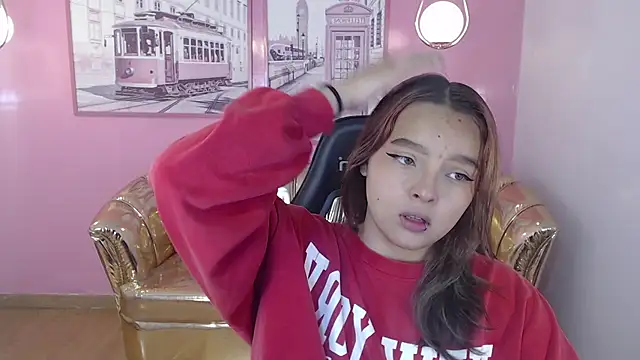 Snapshot of mia_foster_t chatting on 10.05.25 mia foster t online show from 10.05.25