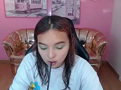 Snapshot of mia_foster_t chatting on 10.11.25 mia foster t online show from 10.11.25