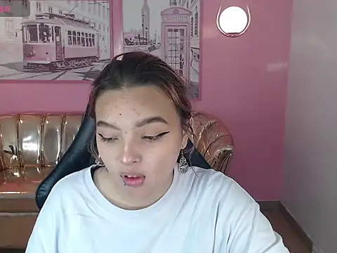 Snapshot of mia_foster_t chatting on 11.01.25 mia foster t online show from 11.01.25