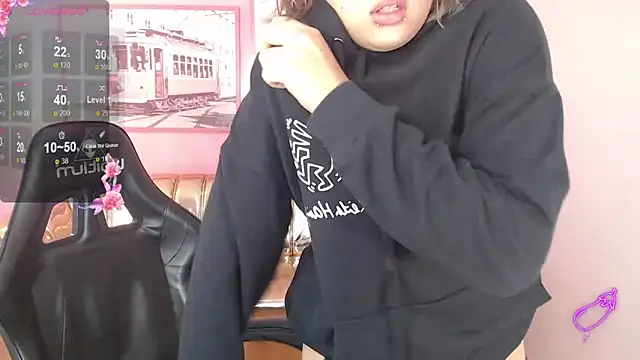 Snapshot of mia_foster_t chatting on 11.05.25 mia foster t online show from 11.05.25