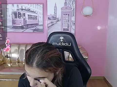 Snapshot of mia_foster_t chatting on 11.06.25 mia foster t online show from 11.06.25