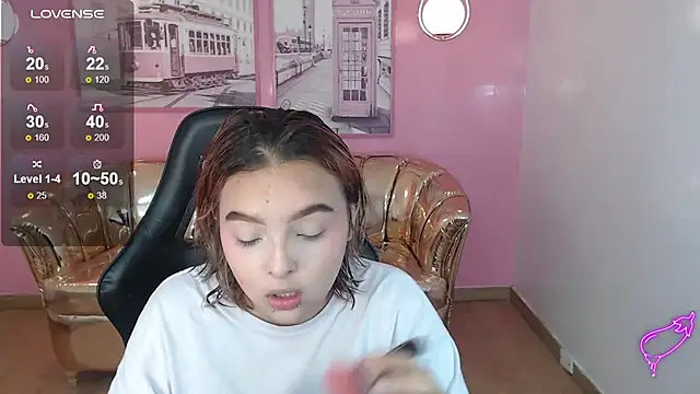 Snapshot of mia_foster_t chatting on 11.17.25 mia foster t online show from 11.17.25