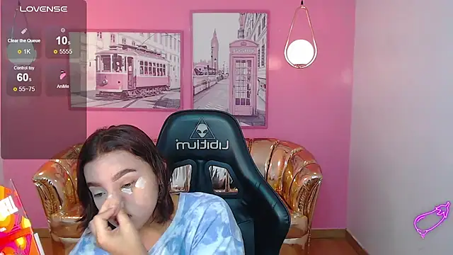 Snapshot of mia_foster_t chatting on 11.20.25 mia foster t online show from 11.20.25