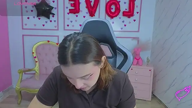 mia foster t online show from 04.02.26