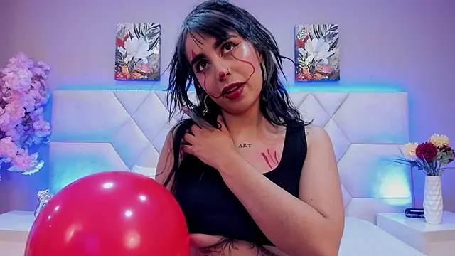 luna  blue   online show from 10.30.25