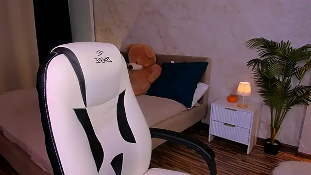 AngelAnabelle online show from 11.13.25