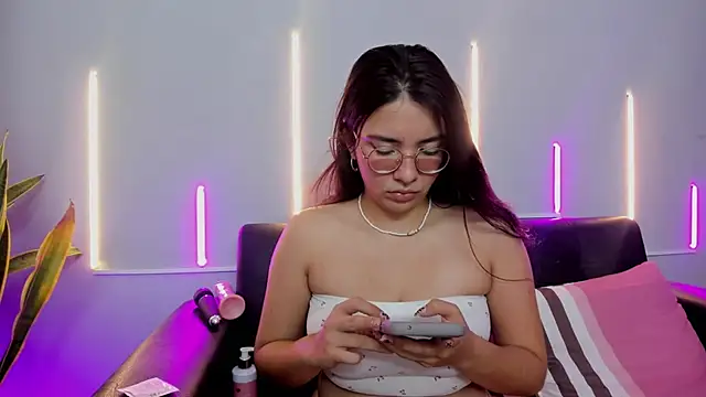 Jules Angel online show from 11.14.25