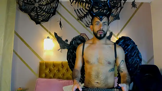 Snapshot of Lobo_sex21 chatting on 10.31.25 Lobo sex21 online show from 10.31.25