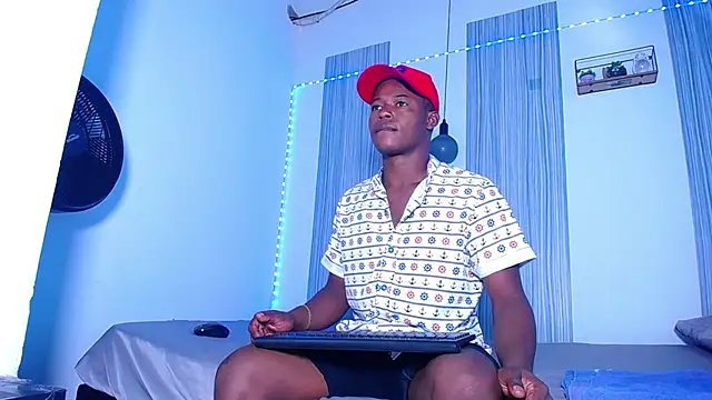 Snapshot of Dark_stallionX chatting on 11.04.25 Dark stallionX online show from 11.04.25