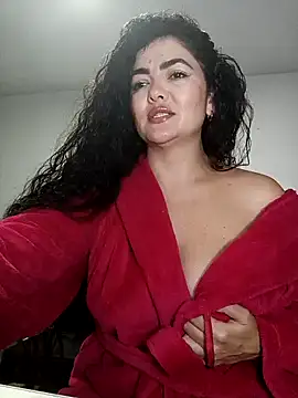 Snapshot of tutisex_ chatting on 10.22.25 tutisex online show from 10.22.25