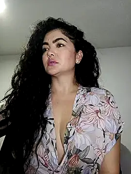 Snapshot of tutisex_ chatting on 11.06.25 tutisex online show from 11.06.25