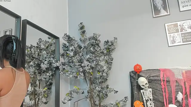 Nahomycarterr online show from 10.22.25