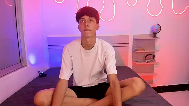 Snapshot of luccas_ferreira chatting on 11.02.25 luccas ferreira online show from 11.02.25