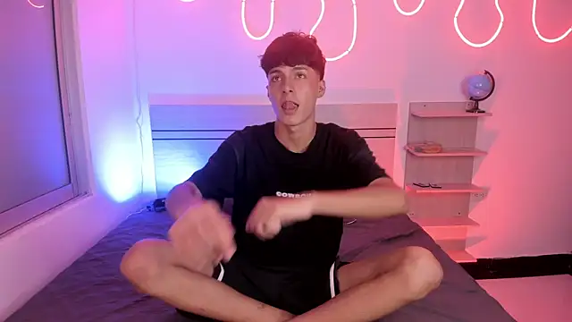 Snapshot of luccas_ferreira chatting on 11.06.25 luccas ferreira online show from 11.06.25