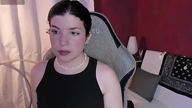 Snapshot of beyondsteel_ chatting on 11.27.25 beyondsteel online show from 11.27.25