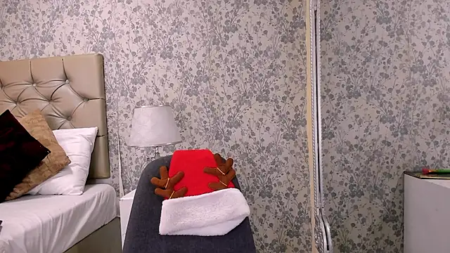 Clohe Bell online show from 01.08.26