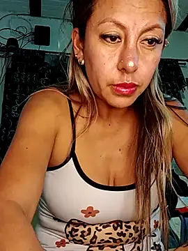 Snapshot of GisellTorres36 chatting on 08.05.26 GisellTorres36 online show from 08.05.26