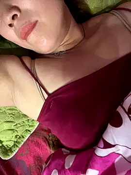 Snapshot of Domita-cool chatting on 11.27.25 Domita-cool online show from 11.27.25