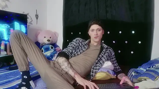 Tyler cat online show from 12.16.25