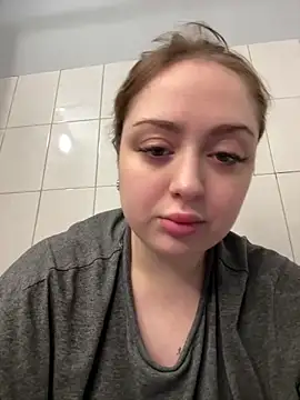 KellyMoors online show from 12.02.25