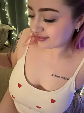 KellyMoors online show from 02.05.26