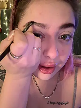 KellyMoors online show from 02.06.26