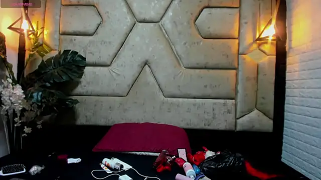 Julieta Slav3 online show from 04.15.26