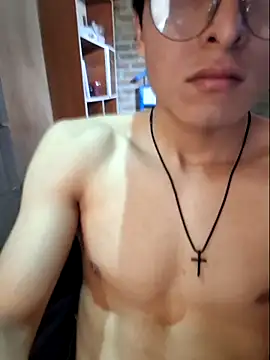 Snapshot of Fenibx_04 chatting on 10.02.25 Fenibx 04 online show from 10.02.25