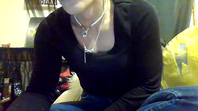 Snapshot of Rileyy7tk chatting on 12.22.25 Rileyy7tk online show from 12.22.25