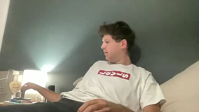 Snapshot of VersaGoo chatting on 10.02.25 VersaGoo online show from 10.02.25