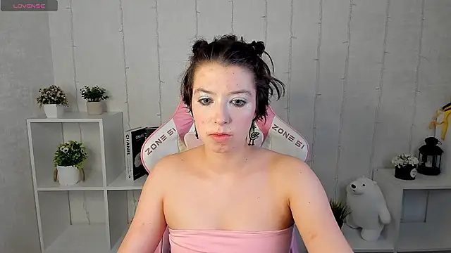 Sara Frayer online show from 02.14.26