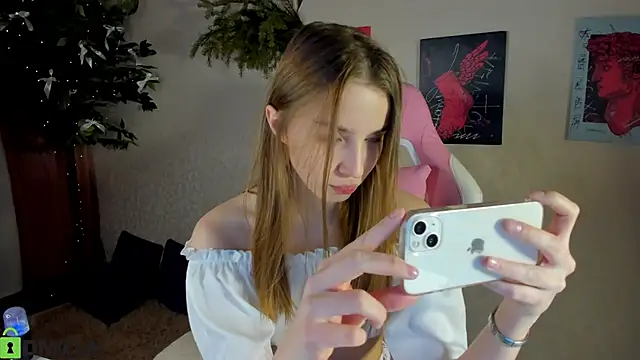 L1na Reeds online show from 12.22.25