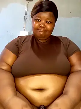 Snapshot of LadyBear2002 chatting on 10.10.25 LadyBear2002 online show from 10.10.25