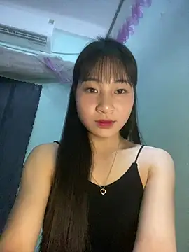 Snapshot of banlinh004 chatting on 04.14.26 banlinh004 online show from 04.14.26