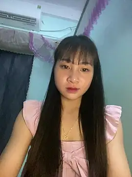 Snapshot of banlinh004 chatting on 04.28.26 banlinh004 online show from 04.28.26