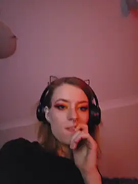 Snapshot of lonely_Cosplay_chick chatting on 10.14.25 lonely Cosplay chick online show from 10.14.25