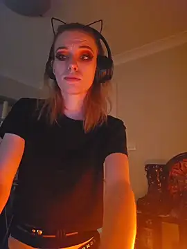 Snapshot of lonely_Cosplay_chick chatting on 11.01.25 lonely Cosplay chick online show from 11.01.25