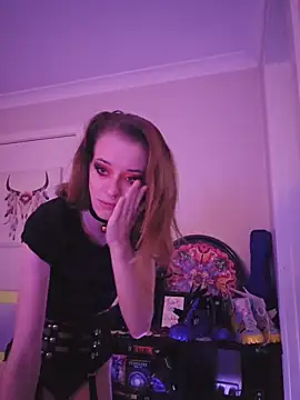 Snapshot of lonely_Cosplay_chick chatting on 11.28.25 lonely Cosplay chick online show from 11.28.25