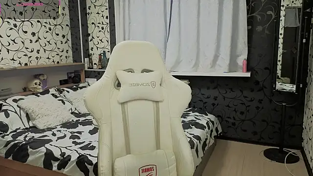 xAlisontiny online show from 04.01.26