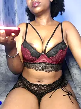 Snapshot of cocoluvx chatting on 11.25.25 cocoluvx online show from 11.25.25