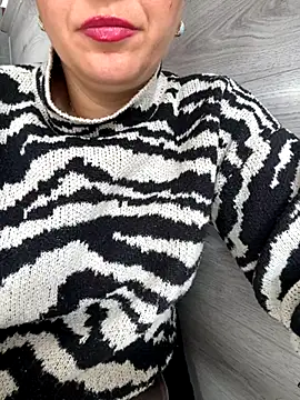 Snapshot of Daiana_Andra chatting on 10.30.25 Daiana Andra online show from 10.30.25