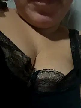 Snapshot of Daiana_Andra chatting on 11.30.25 Daiana Andra online show from 11.30.25