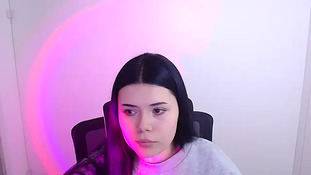 Snapshot of Mona_Esty chatting on 10.09.25 Mona Esty online show from 10.09.25