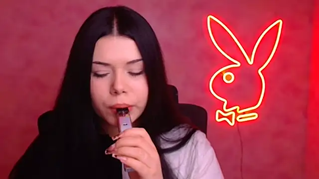 Mona Esty online show from 12.03.25