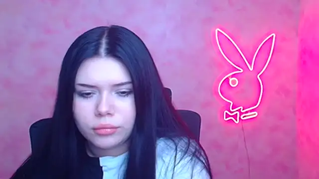 Mona Esty online show from 12.17.25