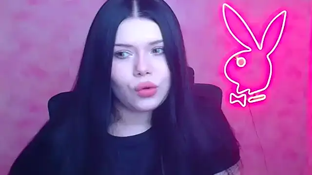 Mona Esty online show from 12.18.25