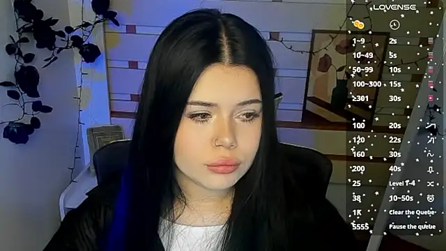 Snapshot of Mona_Esty chatting on 06.19.26 Mona Esty online show from 06.19.26