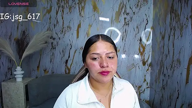 Snapshot of Dayan_v_ chatting on 12.20.25 Dayan v online show from 12.20.25